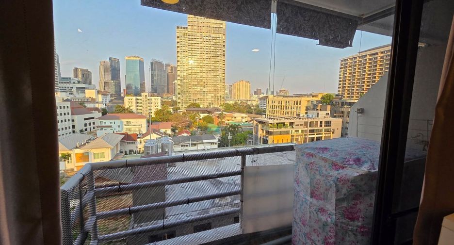 For rent 2 bedrooms condo in Sathon, Bangkok