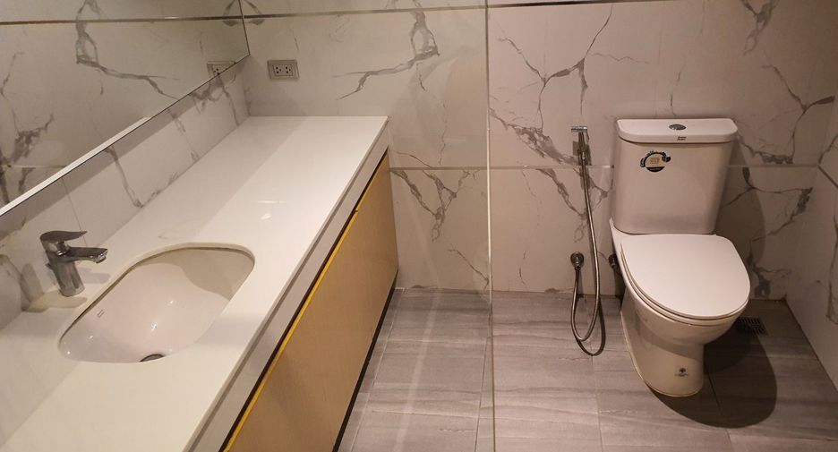 Condo en alquiler de 2 habitaciones en Watthana, Bangkok