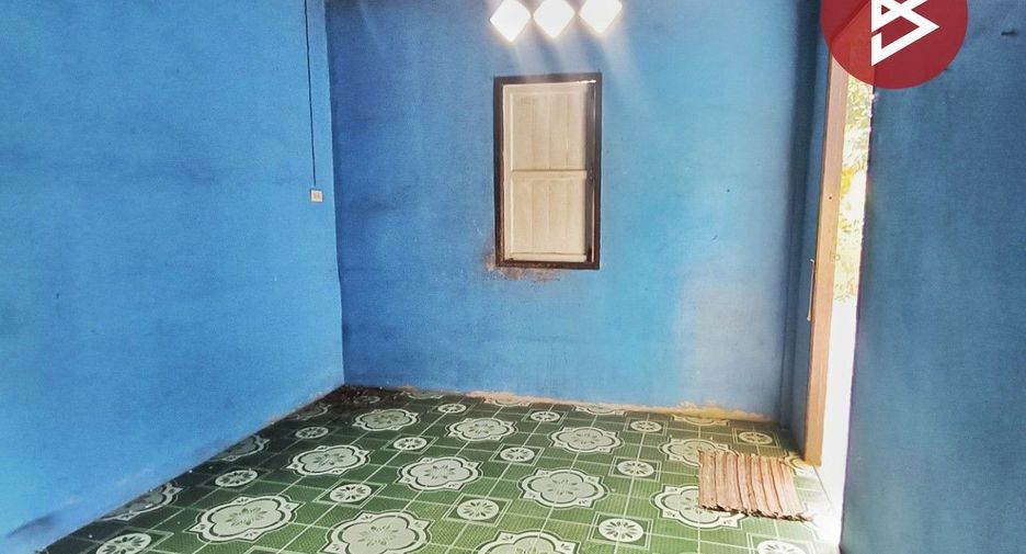 Продажа 4 спальни дом в Саттахип, Чонбури