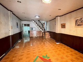For sale 4 bedrooms townhouse in Din Daeng, Bangkok