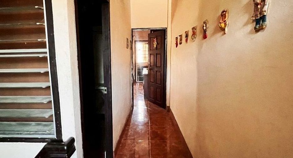For sale 4 bedrooms townhouse in Din Daeng, Bangkok