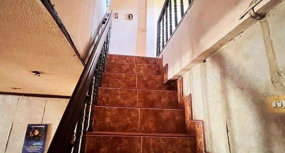 For sale 4 bedrooms townhouse in Din Daeng, Bangkok