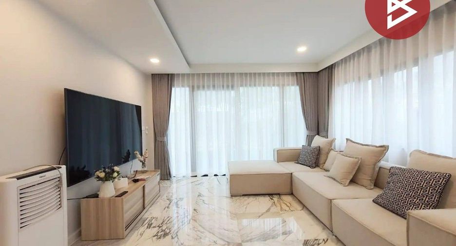 Casa en alquiler de 4 habitaciones en Sai Mai, Bangkok