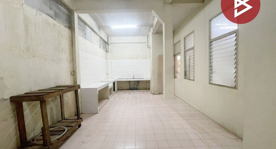For sale 3 bedrooms townhouse in Prawet, Bangkok
