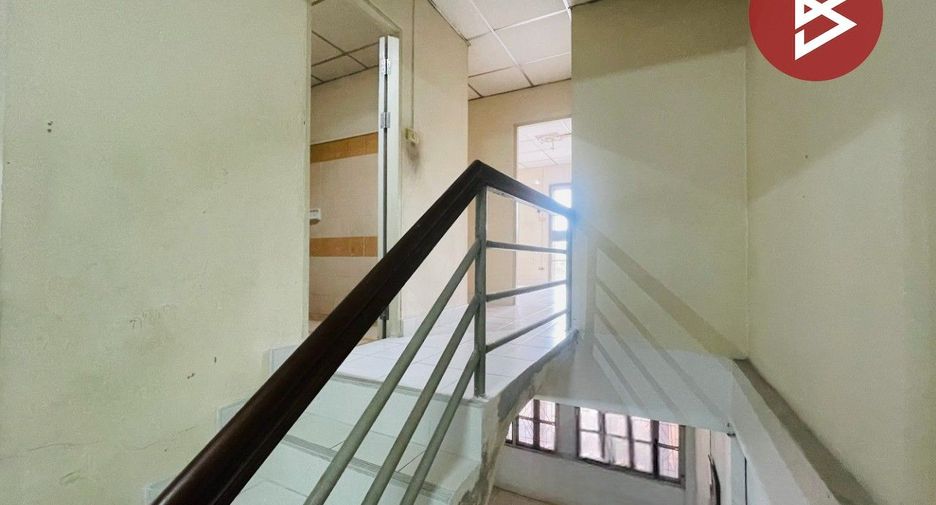 For sale 3 bedrooms townhouse in Prawet, Bangkok