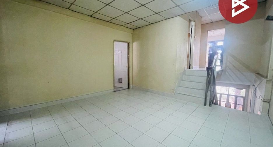 For sale 3 bedrooms townhouse in Prawet, Bangkok