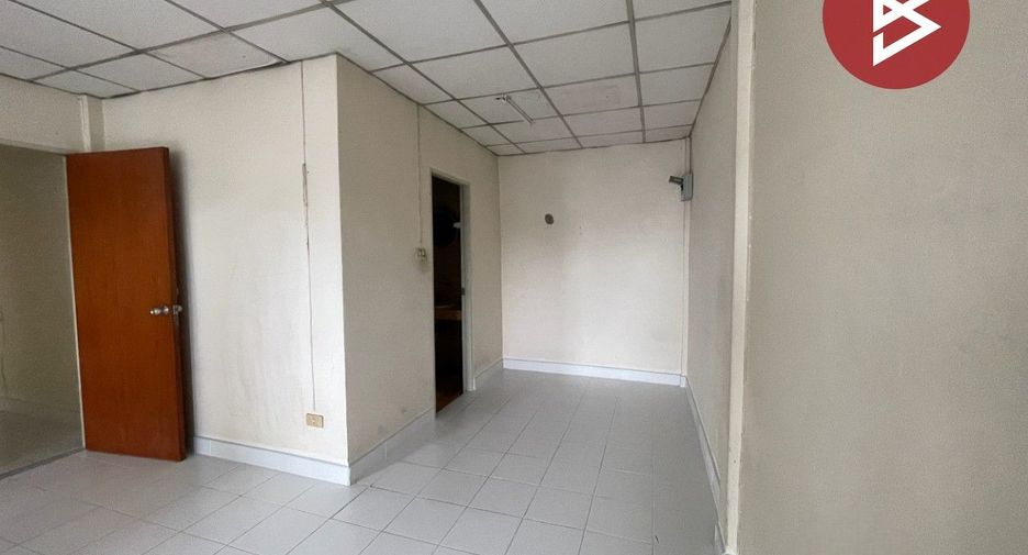 For sale 3 bedrooms townhouse in Prawet, Bangkok