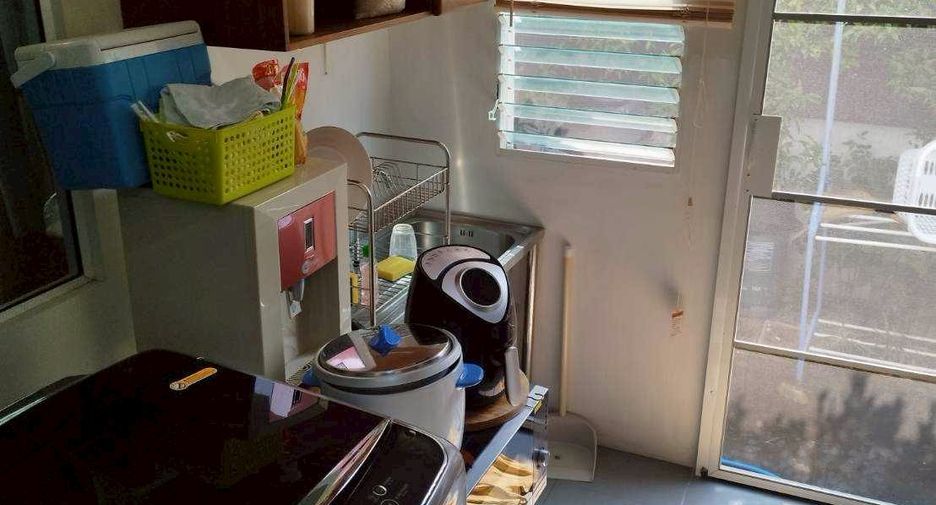 For rent 3 bedrooms house in Bang Khun Thian, Bangkok