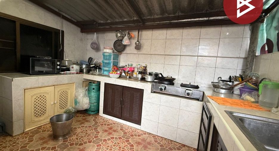 For sale 5 bedrooms house in Sam Phran, Nakhon Pathom