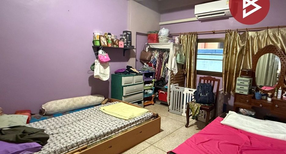 For sale 5 bedrooms house in Sam Phran, Nakhon Pathom