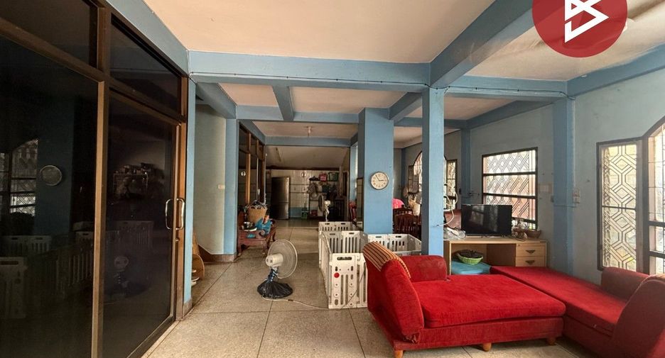 For sale 5 bedrooms house in Sam Phran, Nakhon Pathom