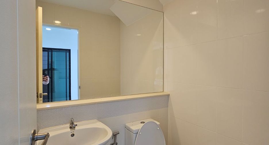 For sale 3 bedrooms townhouse in Bueng Kum, Bangkok
