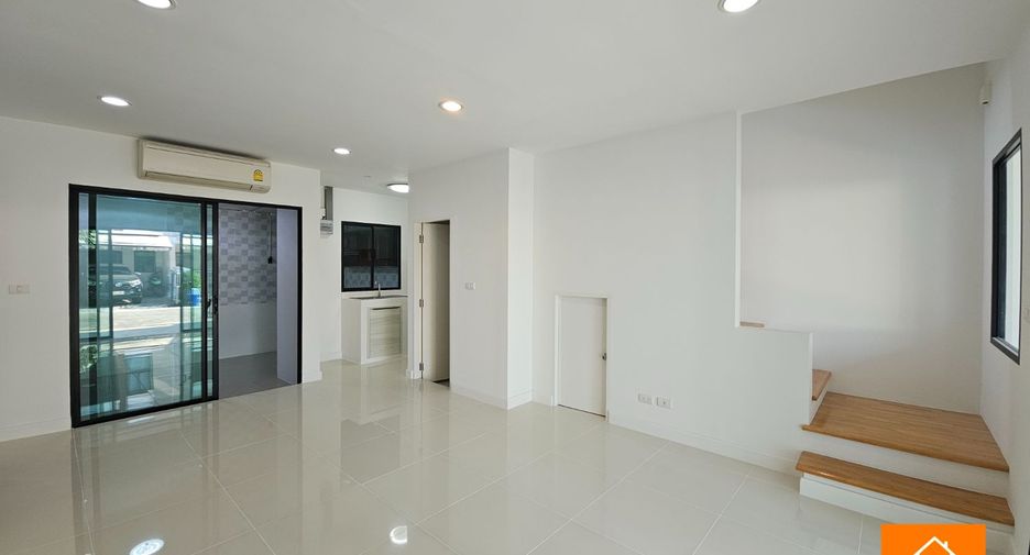 For sale 3 bedrooms townhouse in Bueng Kum, Bangkok