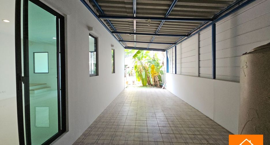 For sale 3 bedrooms townhouse in Bueng Kum, Bangkok