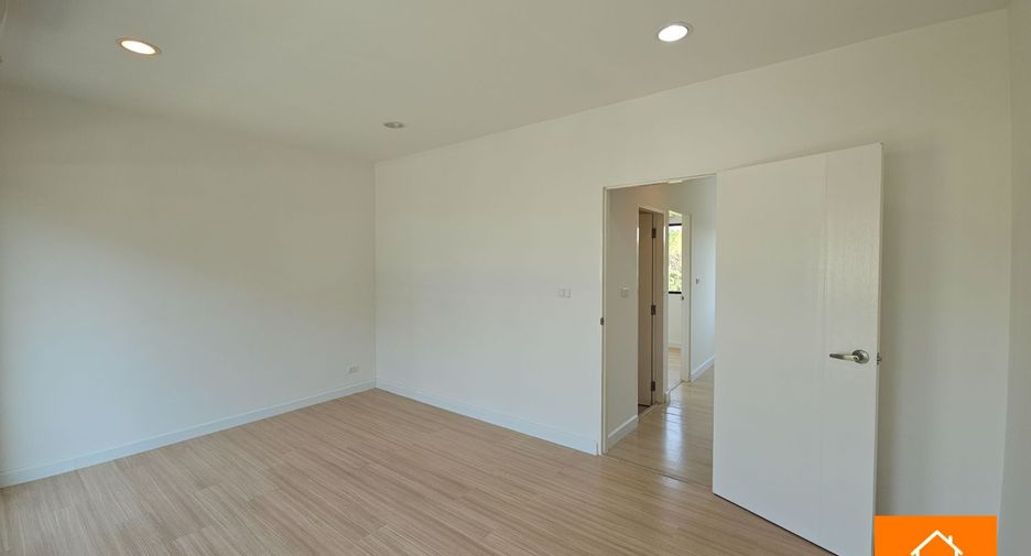 For sale 3 bedrooms townhouse in Bueng Kum, Bangkok