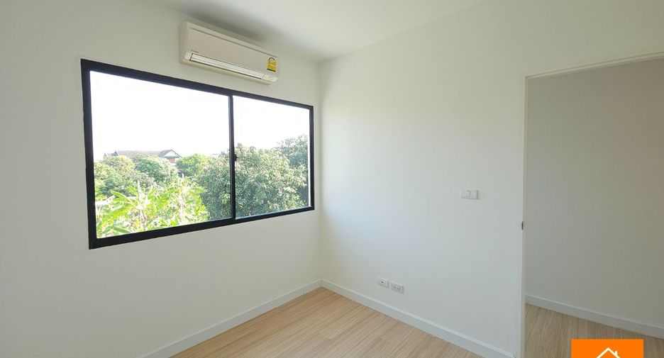 For sale 3 bedrooms townhouse in Bueng Kum, Bangkok