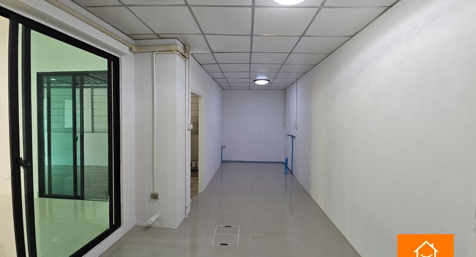 For sale 3 bedrooms townhouse in Bueng Kum, Bangkok