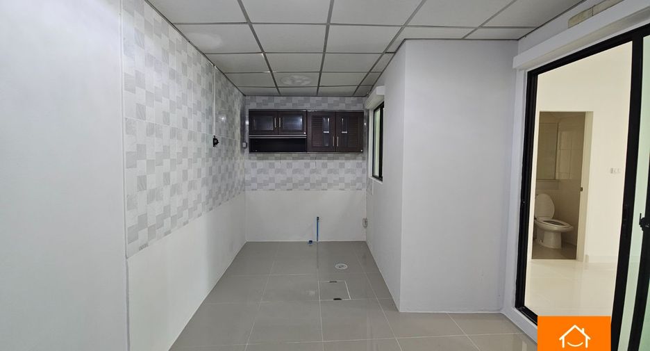 For sale 3 bedrooms townhouse in Bueng Kum, Bangkok