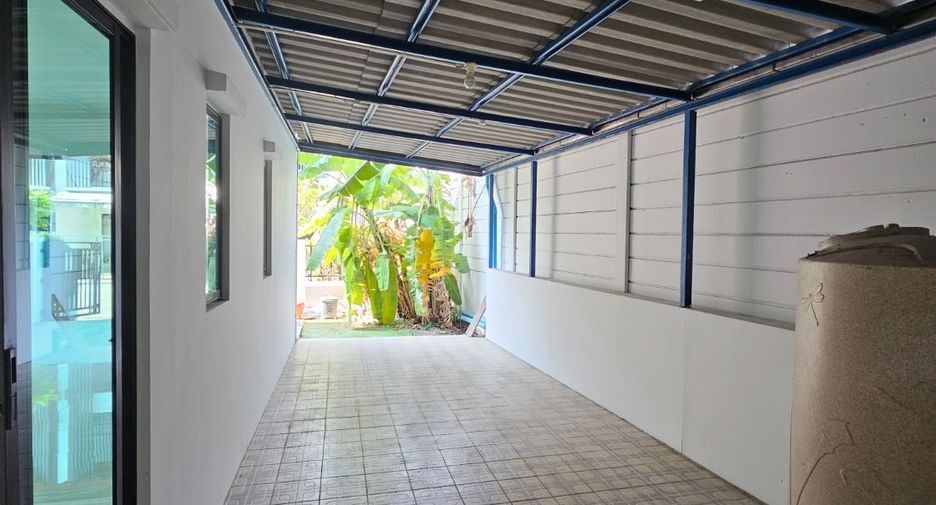For sale 3 bedrooms townhouse in Bueng Kum, Bangkok