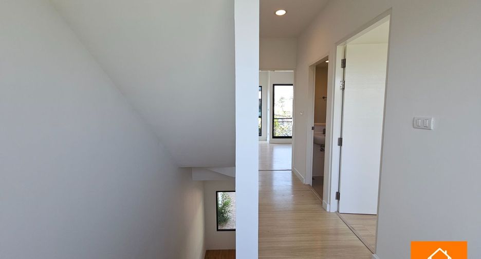 For sale 3 bedrooms townhouse in Bueng Kum, Bangkok