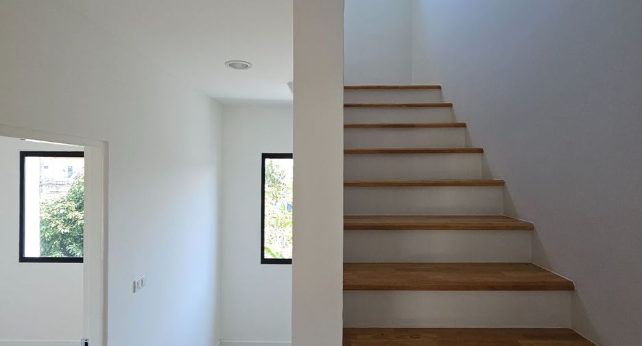 For sale 3 bedrooms townhouse in Bueng Kum, Bangkok