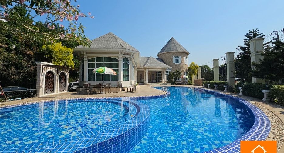 For sale 3 bedrooms townhouse in Bueng Kum, Bangkok