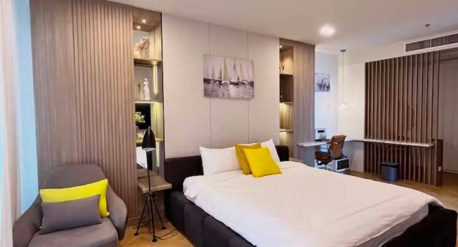 Condo en alquiler y en venta de 4 habitaciones en Yan Nawa, Bangkok