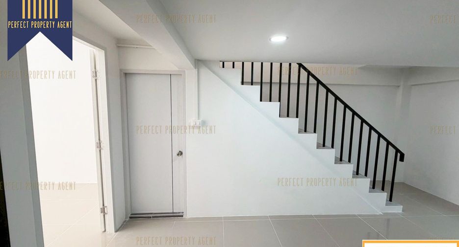 Local comercial en venta de 3 habitaciones en Phra Pradaeng, Samut Prakan