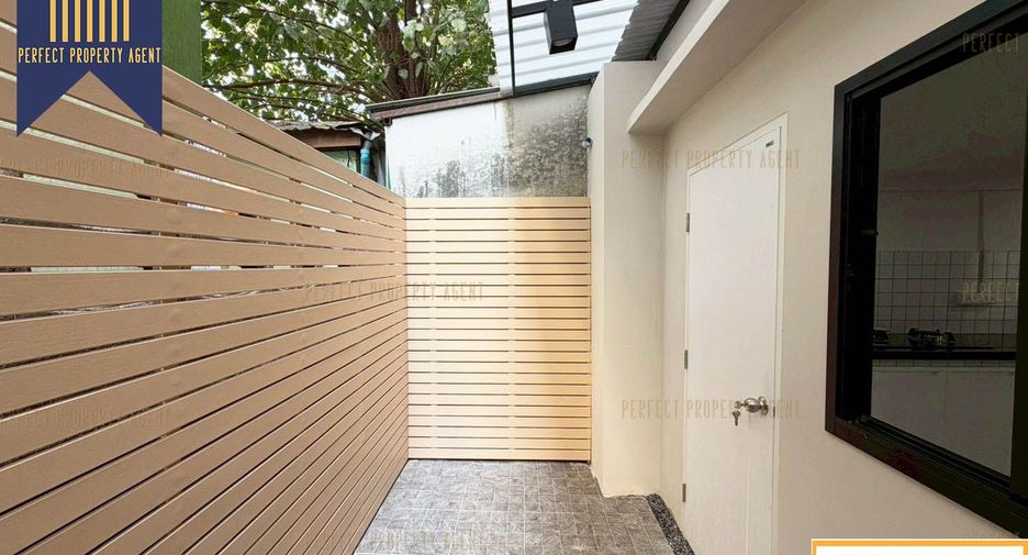 Local comercial en venta de 3 habitaciones en Phra Pradaeng, Samut Prakan