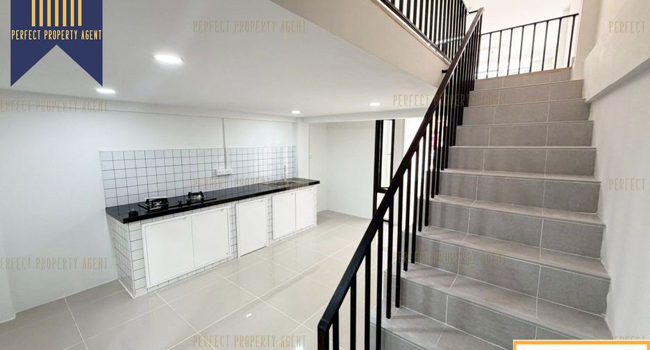 Local comercial en venta de 3 habitaciones en Phra Pradaeng, Samut Prakan