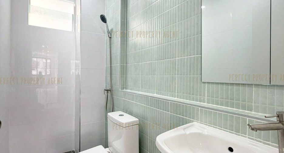 Local comercial en venta de 3 habitaciones en Phra Pradaeng, Samut Prakan