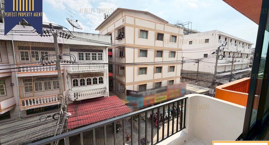 Local comercial en venta de 3 habitaciones en Phra Pradaeng, Samut Prakan