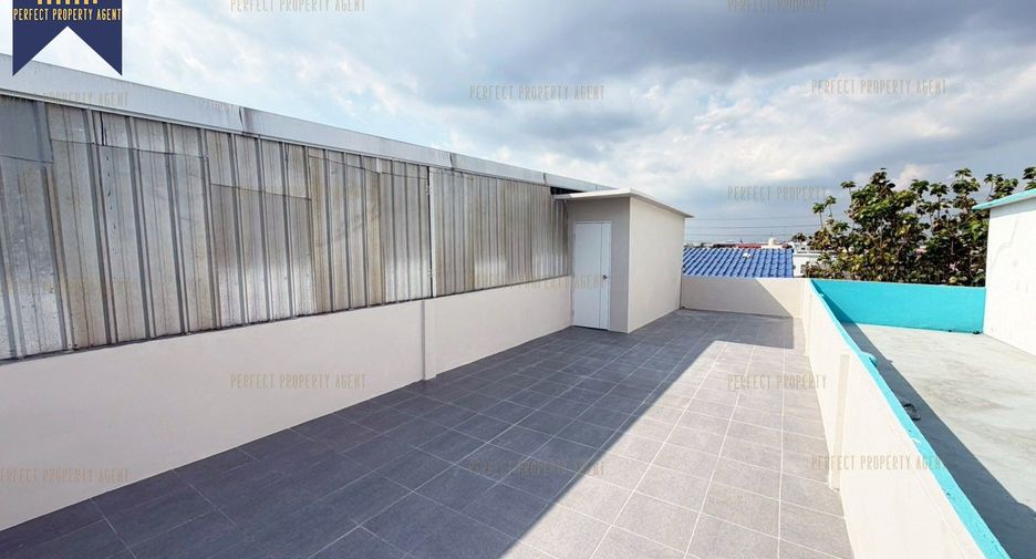 Local comercial en venta de 3 habitaciones en Phra Pradaeng, Samut Prakan