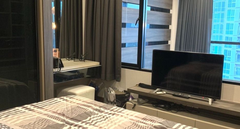 For rent and for sale 3 bedrooms condo in Huai Khwang, Bangkok