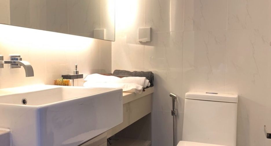 For rent and for sale 3 bedrooms condo in Huai Khwang, Bangkok