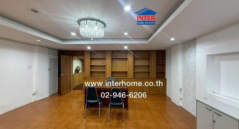 Büro zum Kauf mit 2 Zimmer in Bang Kapi, Bangkok