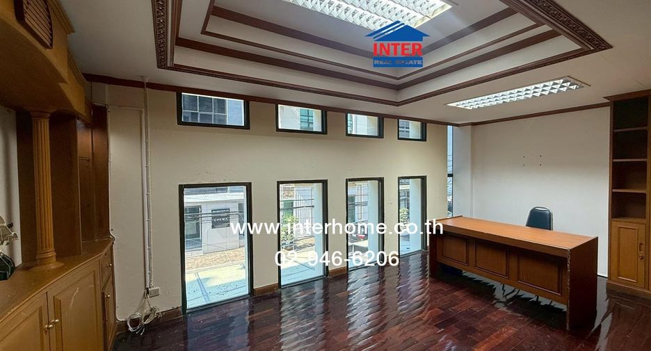 Büro zum Kauf mit 2 Zimmer in Bang Kapi, Bangkok
