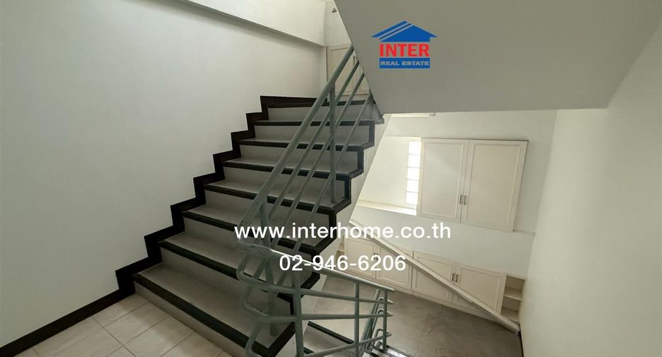 Büro zum Kauf mit 2 Zimmer in Bang Kapi, Bangkok
