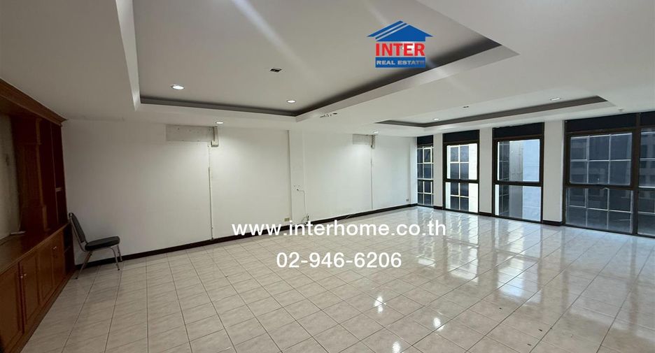 Büro zum Kauf mit 2 Zimmer in Bang Kapi, Bangkok