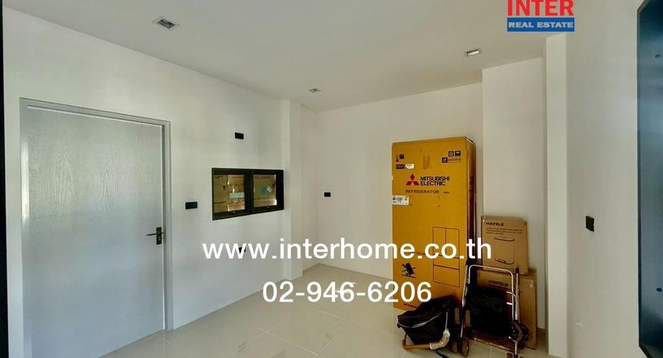 For sale 4 bedrooms house in Lat Krabang, Bangkok