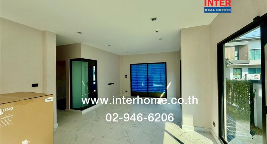 For sale 4 bedrooms house in Lat Krabang, Bangkok