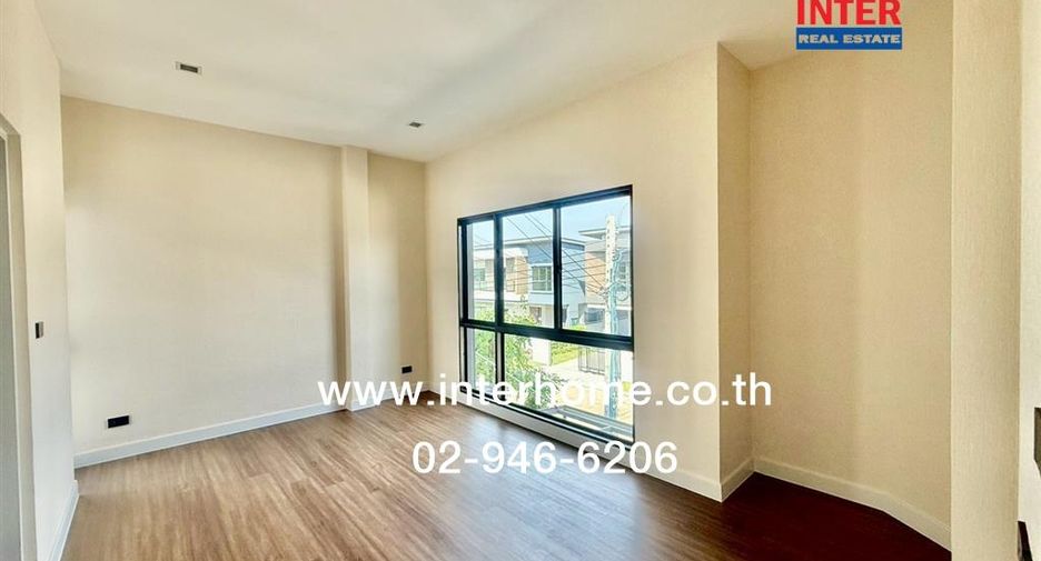 For sale 4 bedrooms house in Lat Krabang, Bangkok