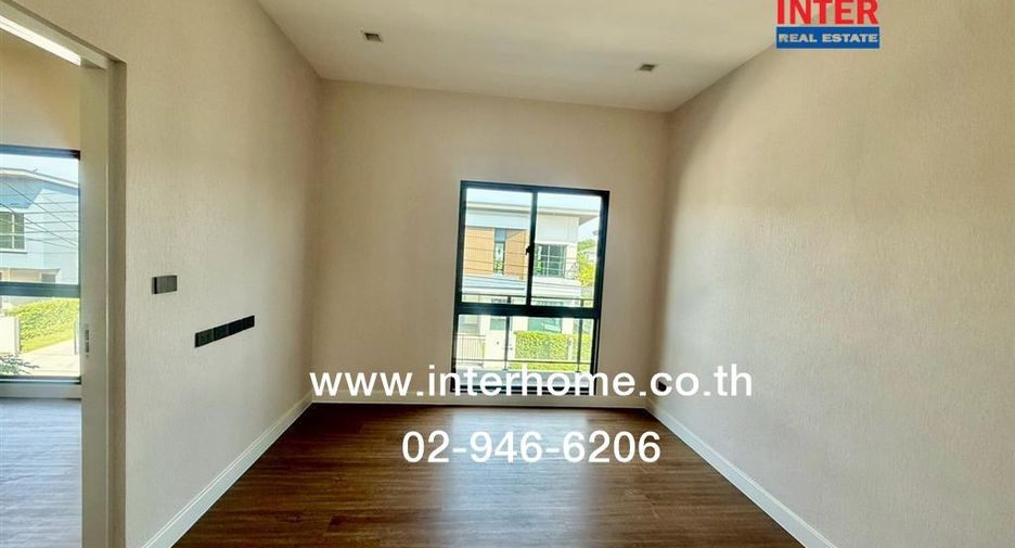 For sale 4 bedrooms house in Lat Krabang, Bangkok