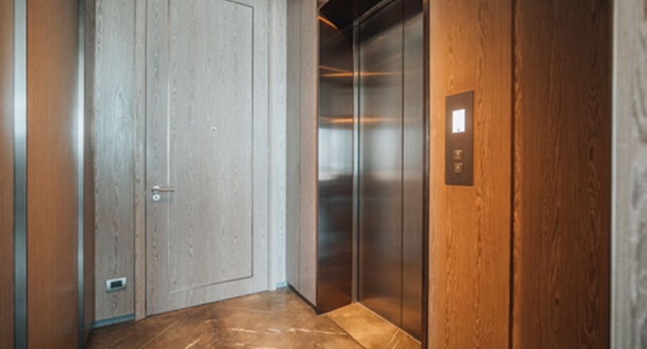 For sale 2 bedrooms condo in Pathum Wan, Bangkok