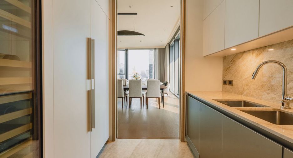 For sale 2 bedrooms condo in Pathum Wan, Bangkok