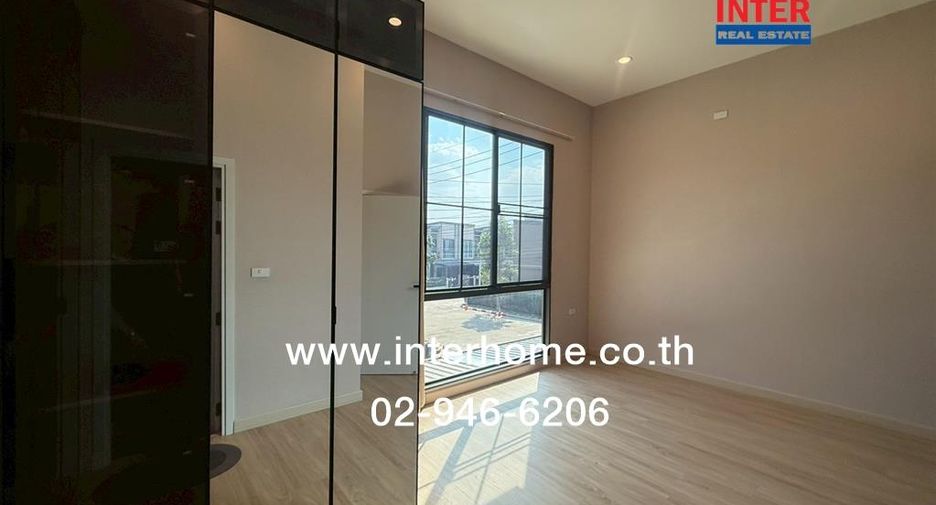 For sale 3 ベッドルーム townhouse in Saphan Sung, Bangkok