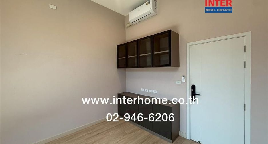 For sale 3 ベッドルーム townhouse in Saphan Sung, Bangkok