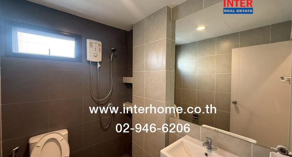 For sale 3 ベッドルーム townhouse in Saphan Sung, Bangkok