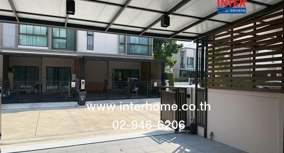 For sale 3 ベッドルーム townhouse in Saphan Sung, Bangkok