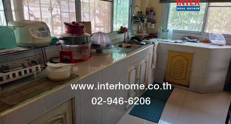 For sale 4 bedrooms house in Khlong Luang, Pathum Thani